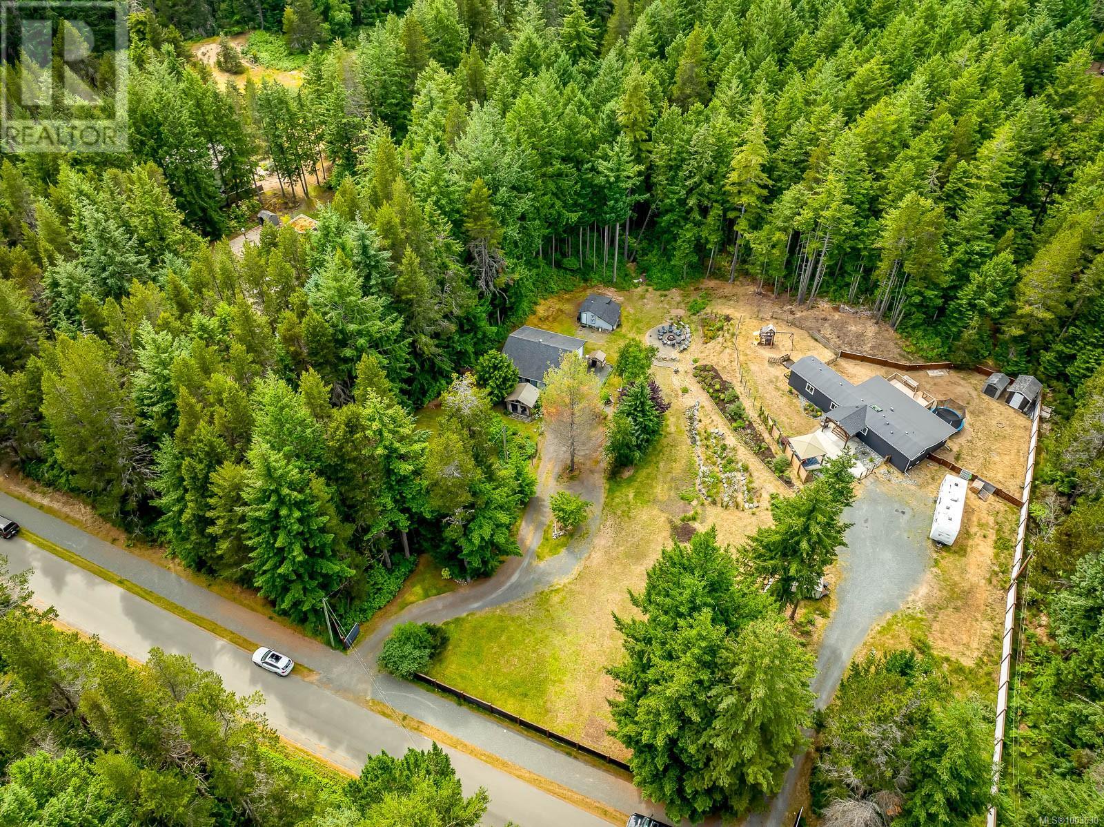 677, 693 Brent Rd, comox, British Columbia