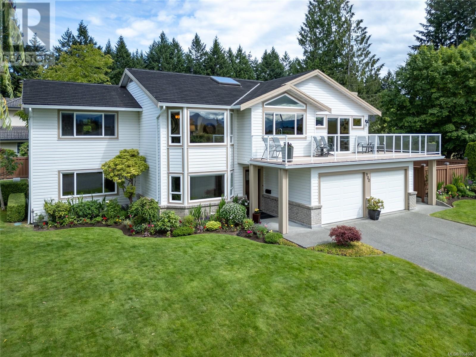 900 Highwood Dr, comox, British Columbia