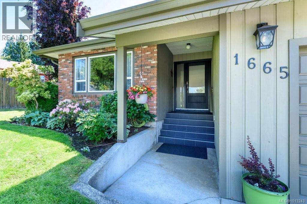 1665 Chester Pl, comox, British Columbia