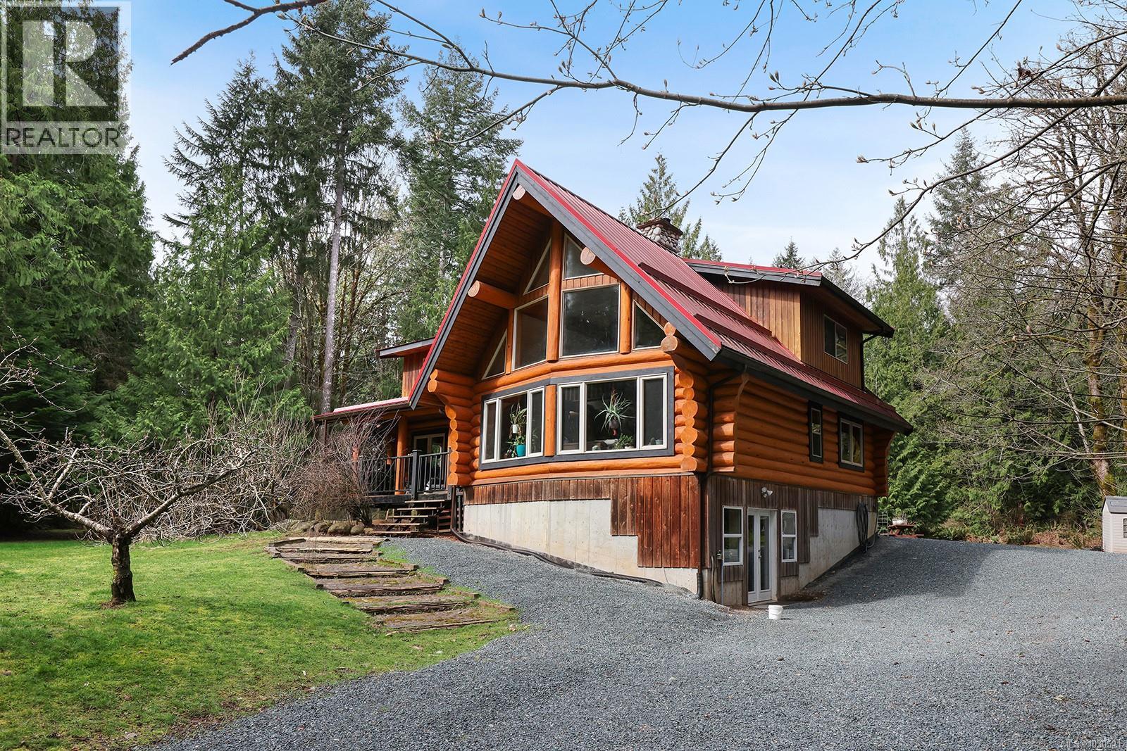 7889 Macartney Dr, fanny bay, British Columbia