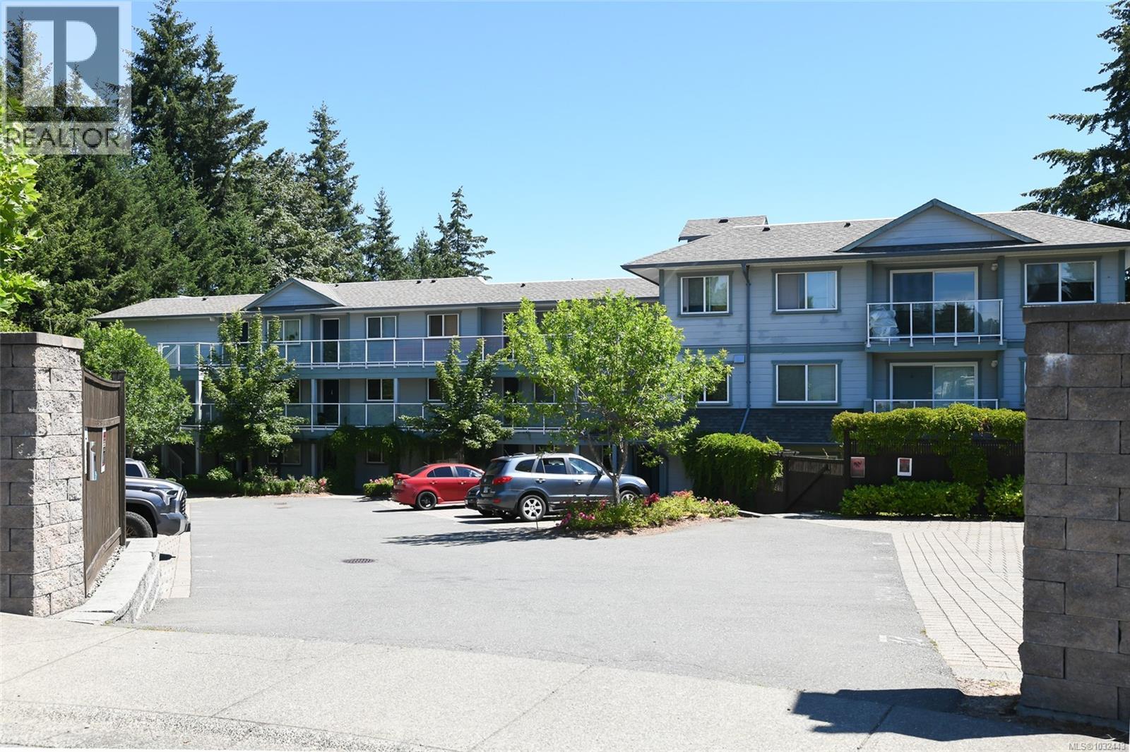 302 840 Shamrock Pl, comox, British Columbia