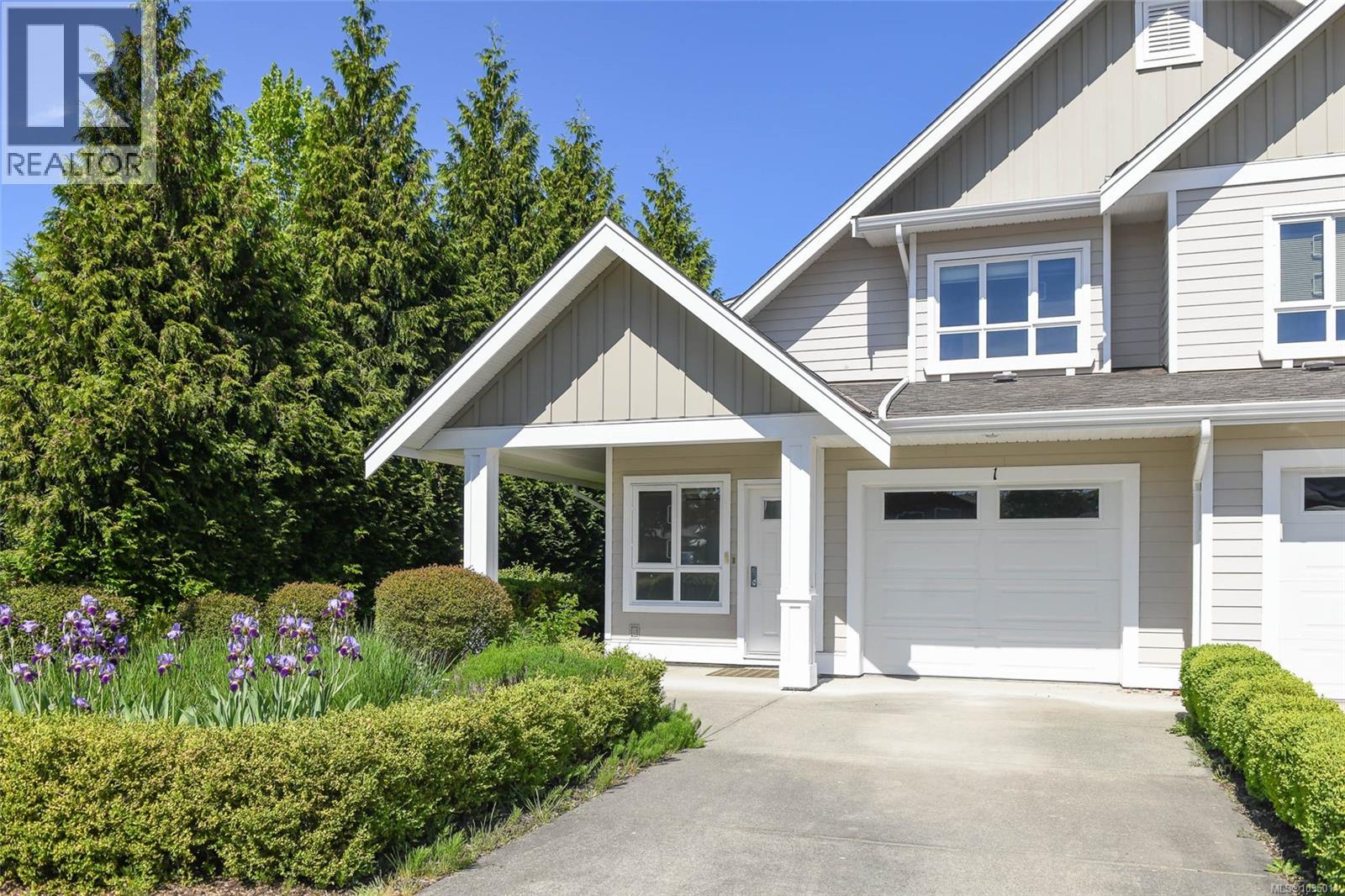 1 700 Lancaster Way, comox, British Columbia