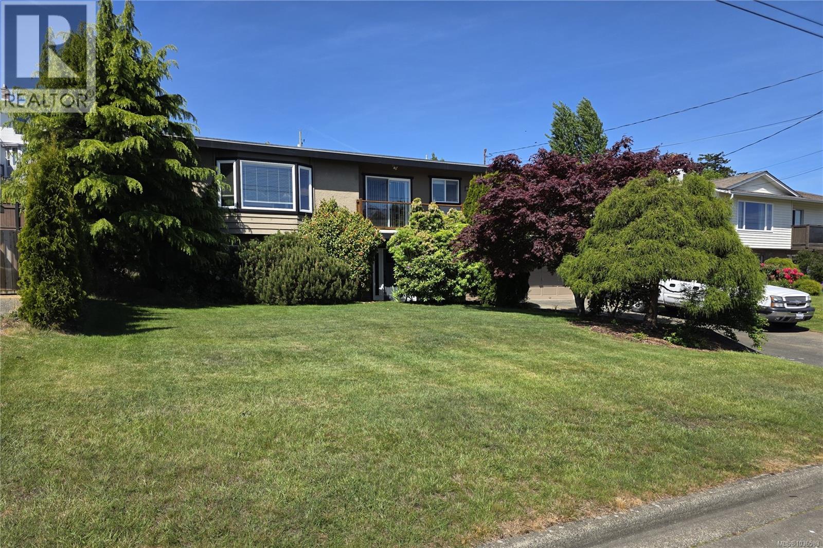 156 McLean St S, campbell river, British Columbia