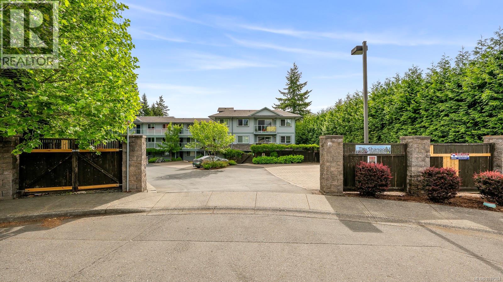 302 840 Shamrock Pl, comox, British Columbia