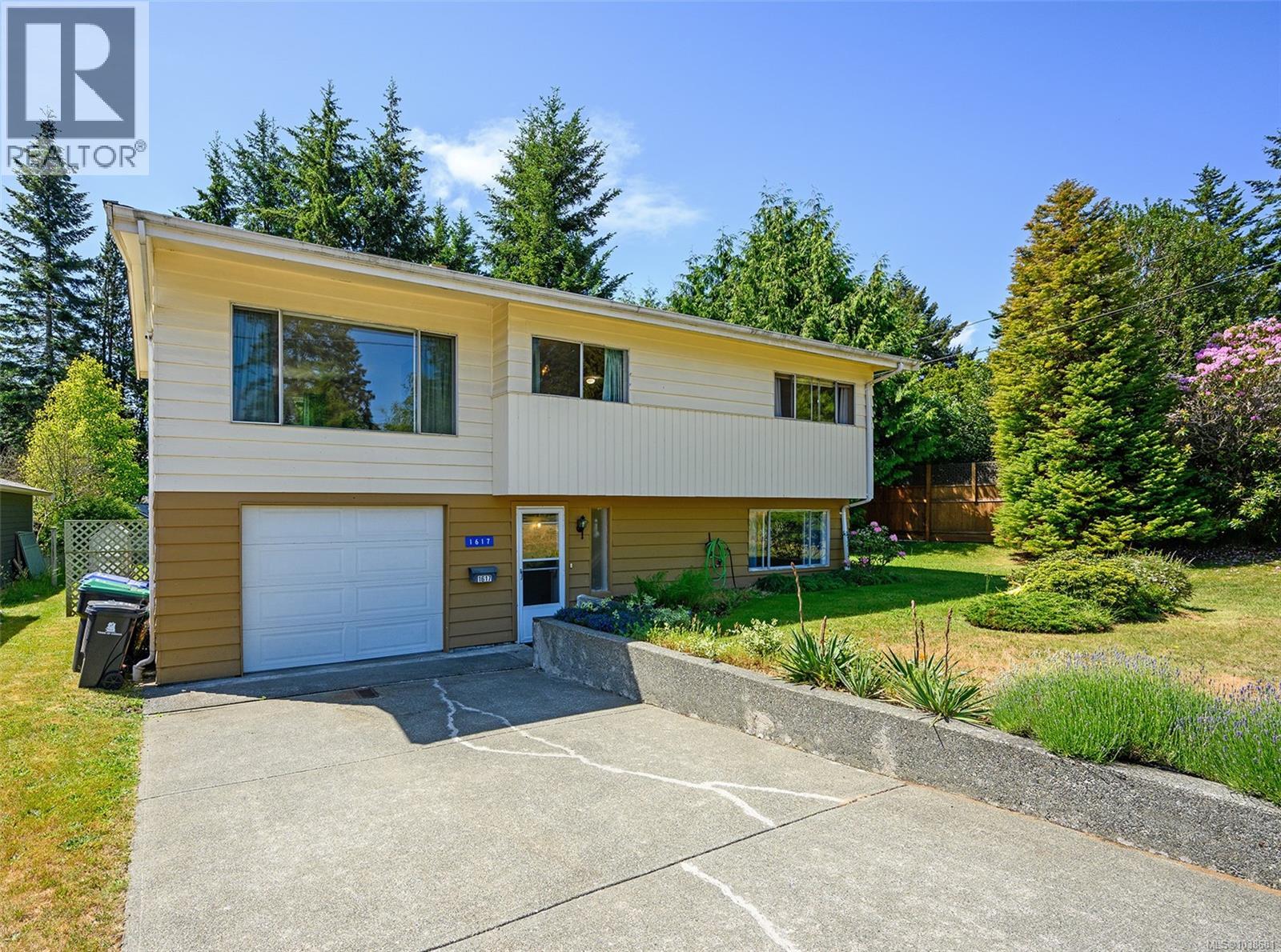 1617 Robb Ave, comox, British Columbia