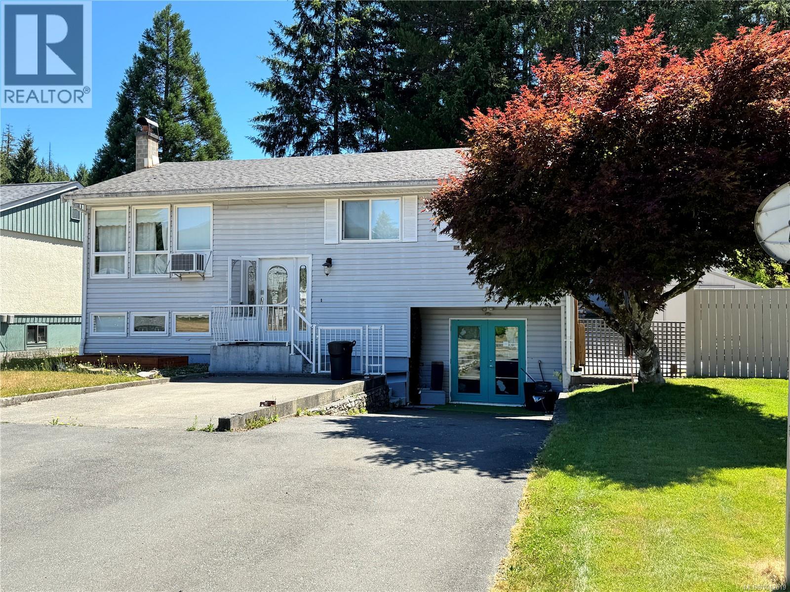 611 Nimpkish Dr, gold river, British Columbia