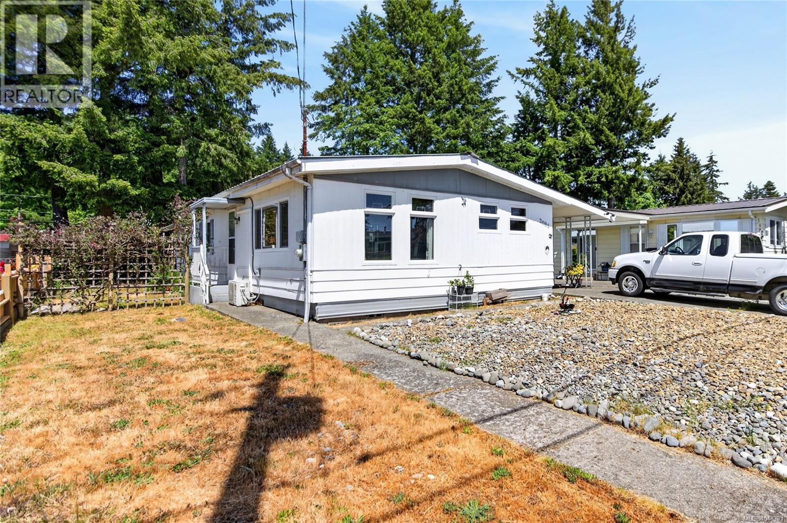 2068 4th St E, courtenay, British Columbia