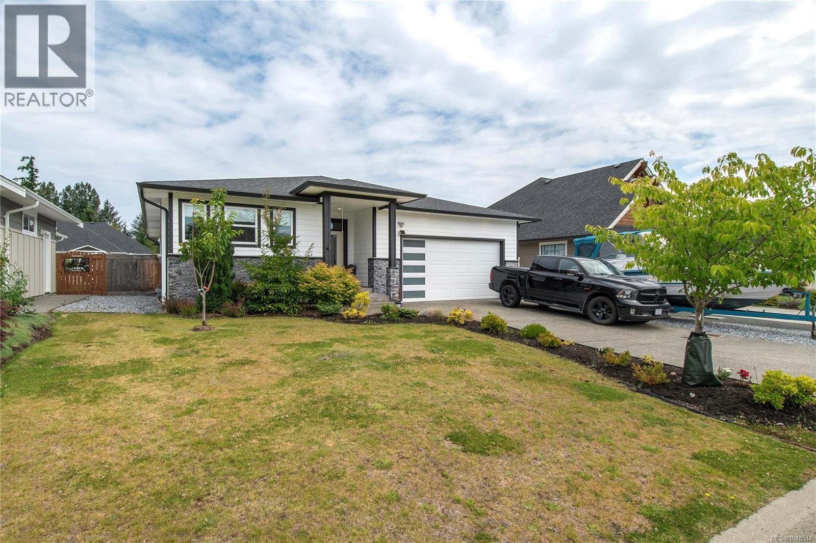 720 Sitka St, campbell river, British Columbia