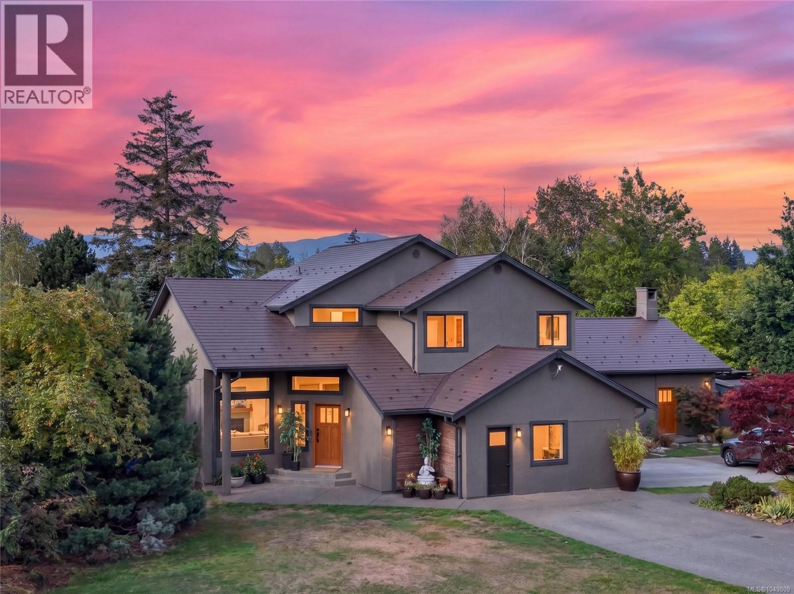 5225 Island Hwy N, courtenay, British Columbia